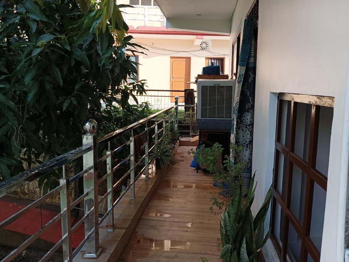 Crescent Moon Homestay Rishīkesh Eksteriør bilde