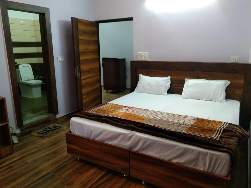 Crescent Moon Homestay Rishīkesh Eksteriør bilde