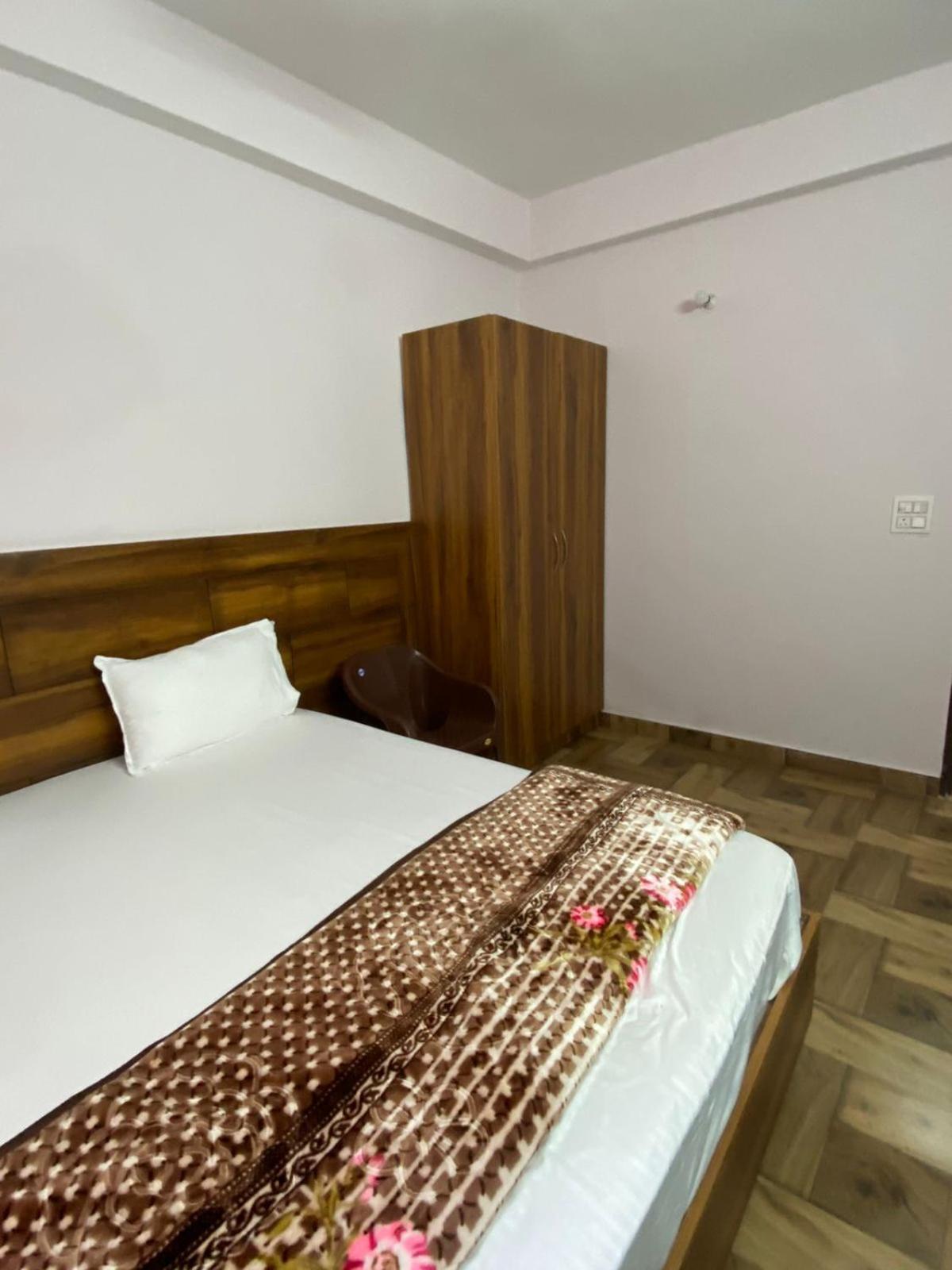 Crescent Moon Homestay Rishīkesh Eksteriør bilde